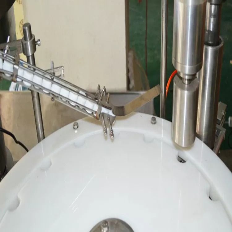 Máquina de tapado de botellas de acero inoxidable utilizada en medicina